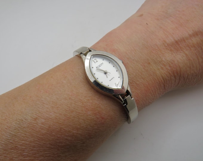 vintage watch / vintage wrist watch / vintage avia watch / ladies watch (B23)