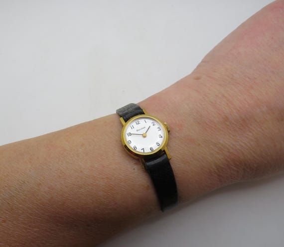 vintage watch / mechanical watch Bulova / vintage wrist watch / vintage Watch / small wrist 6.5" max / watch / ladies  watch  (h30)