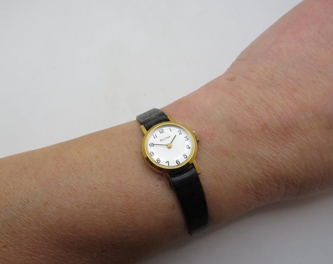 vintage watch / mechanical watch Bulova / vintage wrist watch / vintage Watch / small wrist 6.5" max / watch / ladies  watch  (h30)