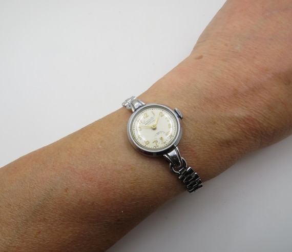 vintage Swiss watch / sub dial complication  / 7" wrist size / mechanical watch / vintage watch / vintage 50s / womans  watch (n28)