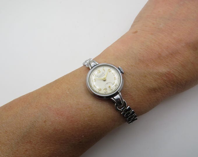 vintage Swiss watch / sub dial complication  / 7" wrist size / mechanical watch / vintage watch / vintage 50s / womans  watch (n28)