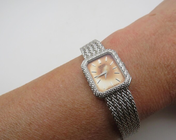 vintage seiko wrist watch / rectangle watch / wrist 7.2" watch / vintage gift / watch / ladies watch (w16)