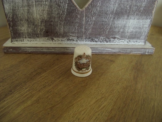 Vintage thimbles / capesthorne hall / beautiful Fine Bone China / bone china England made / BRB1