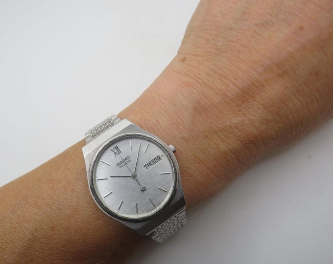 Vintage watch / seiko sports watch / stainless Quartz watch / gents Dress Watch /  Watch / Gift for him (p6)