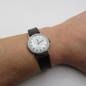 vintage Timex / mechanical watch / gift for her / wrist watch Self wind watch  17 jewels Watch / n23