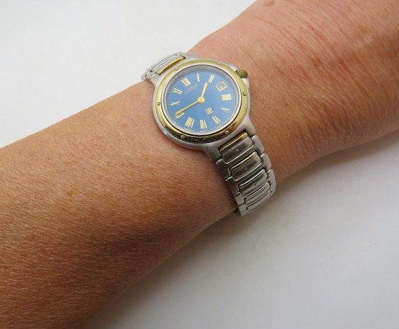Vintage Citizen Ladies Watch: Blue Dial, Quartz Movement, 7.6" Wrist (X25)