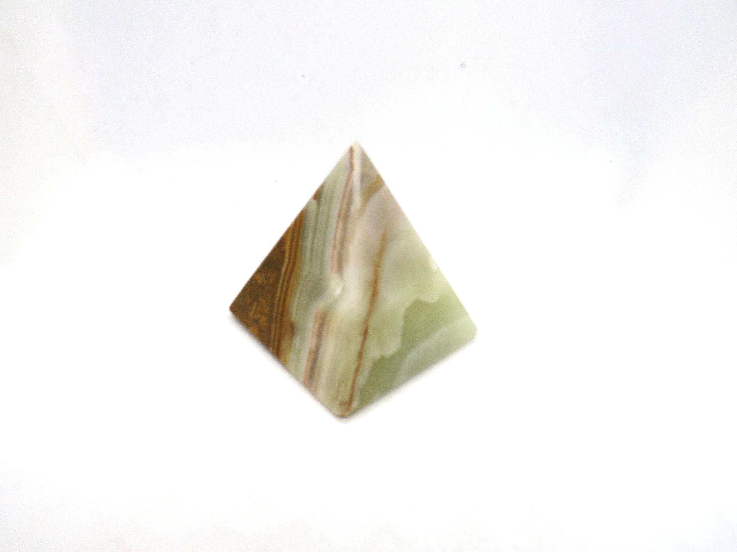 Pyramide onyx Pierre