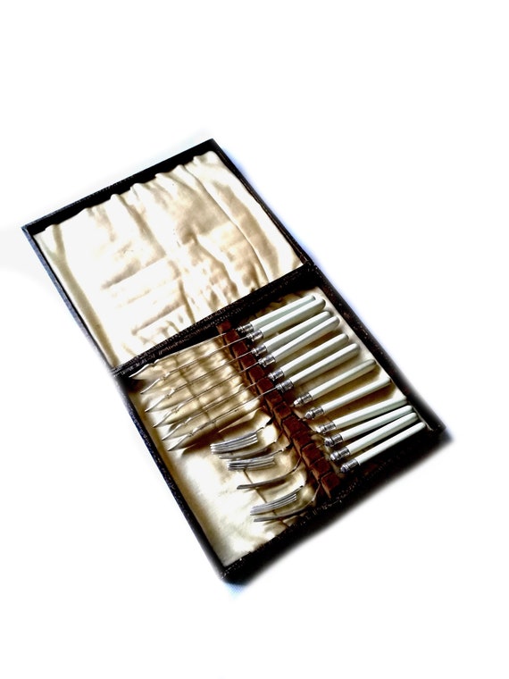 Victorian Cutlery / Sheffield Silver plate / England EPNS Cutlery / Electro Plated Nickel Silver / finest cutlery available
