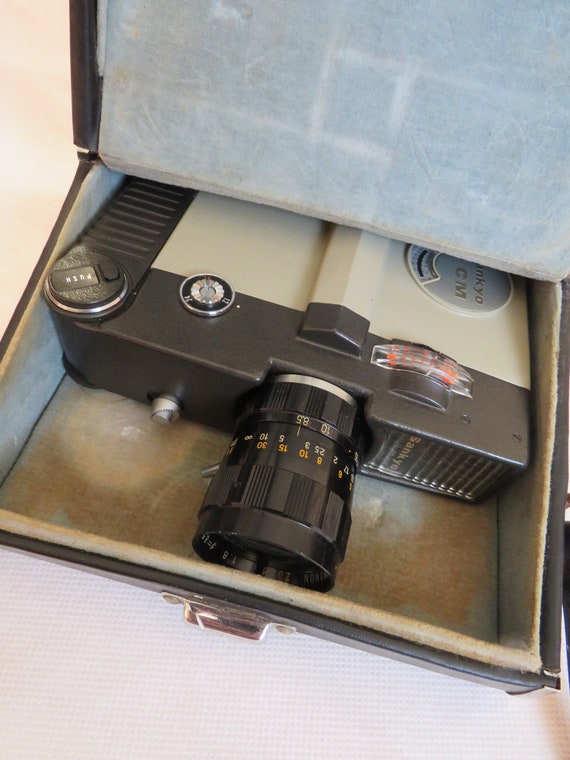 Ancienne camera super 8 sankyo super cm 400 et colleuse