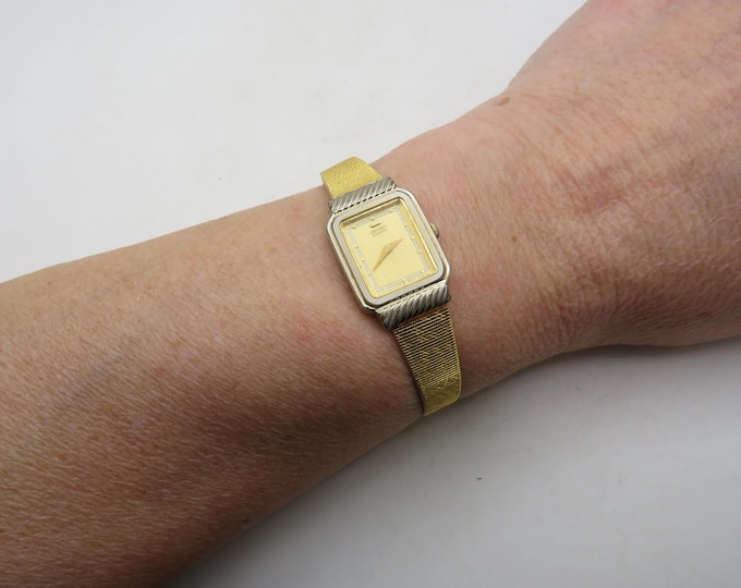 Vintage Seiko Gold square Dial Ladies Watch – 1980s/90s Quartz (w15)