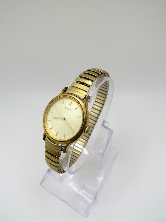vintage gold watch / 7" wrist size watch expandin… - image 2