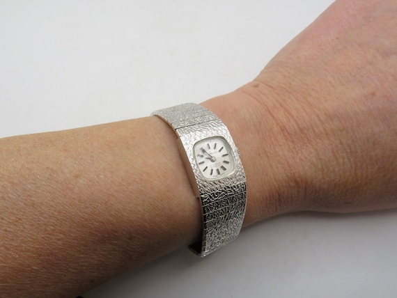 vintage Swiss watch / gift for her / Small wrist watch / mechanical watch / vintage watch / vintage 60s / womans  watch (m26)