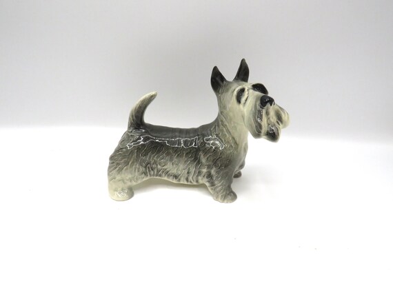 vintage Dog Lover / Scottish Terrier Collectable dog / dog Ornament pottery figure / retro /