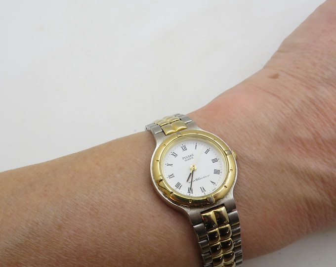 vintage watch / vintage pulsar by seiko wrist watch / womans gold watch / bi metal watch / vintage sport  / watch / ladies watch (g11)