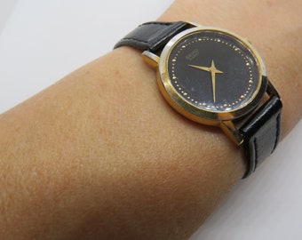vintage Seiko / Quartz watch / Seiko / jewels / ladies gold watch / leather strap  / watch / vintage  / watch / ladies watch