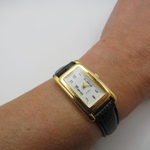 vintage rectangle watch /  5.5&quot;-7.2&quot; wrist size max / vintage womans  Y2K watch / watch / vintage Watch / watch ladies watch (T18)
