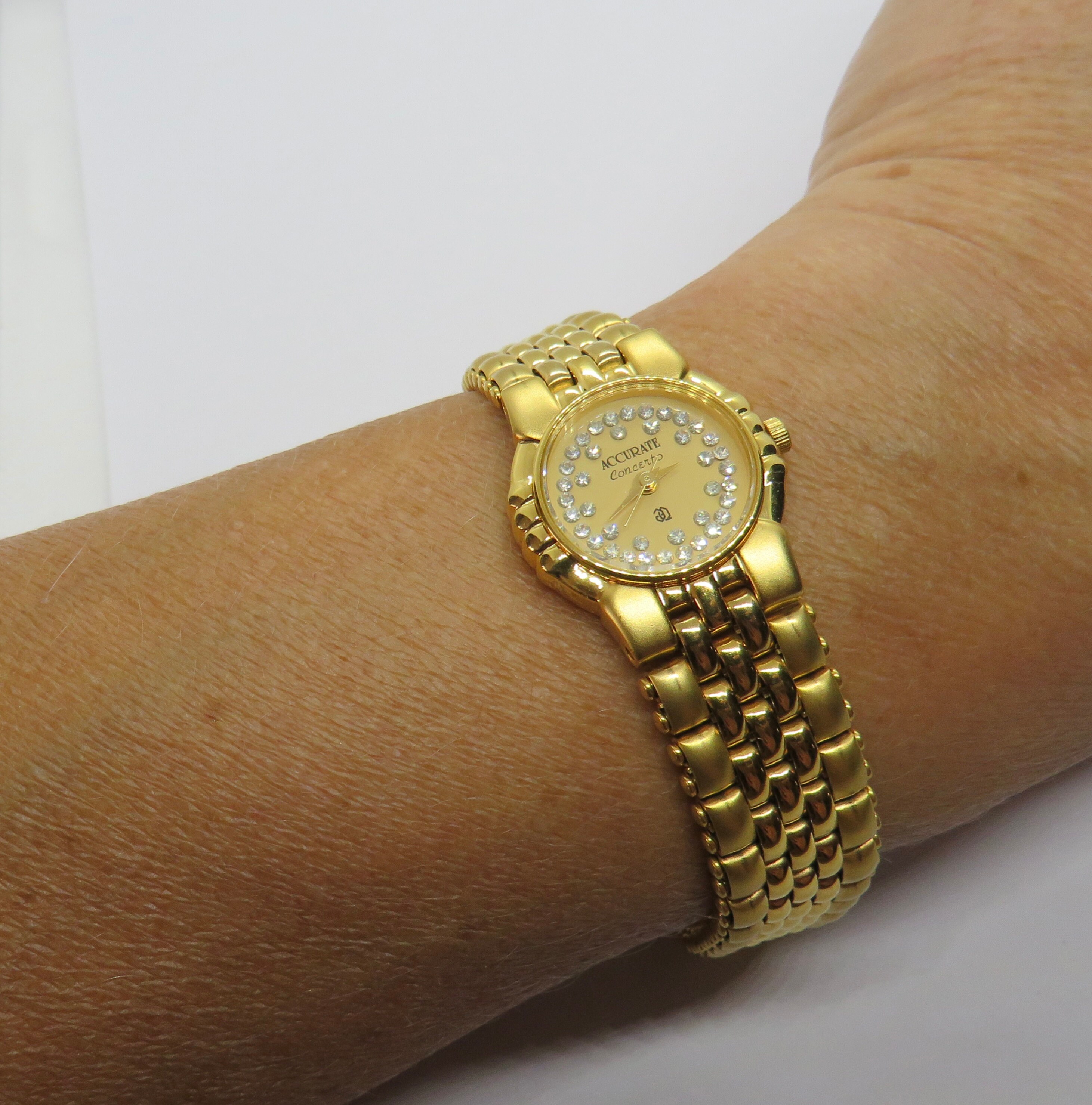 Quartz Accuracy Watch Price Outlet Bellvalefarms