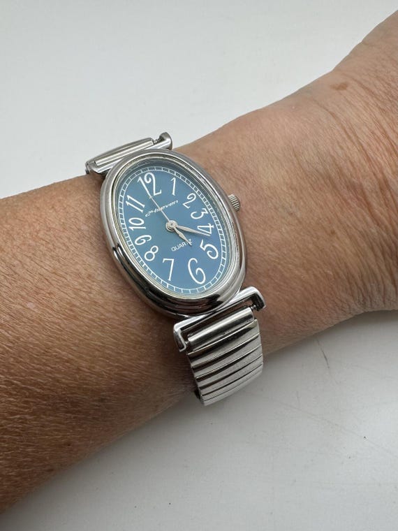Vintage oval Ladies Quartz Watch – blue Dial – Stretch Bracelet – 7" Wrist (Y29) Twentyfourseven