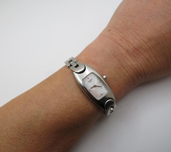 Vintage watch / Gift / womens watches / 6.7"wrist  / Tisssot / vintage Watch / pearl dial watch / vintage sport / gift for her / m10