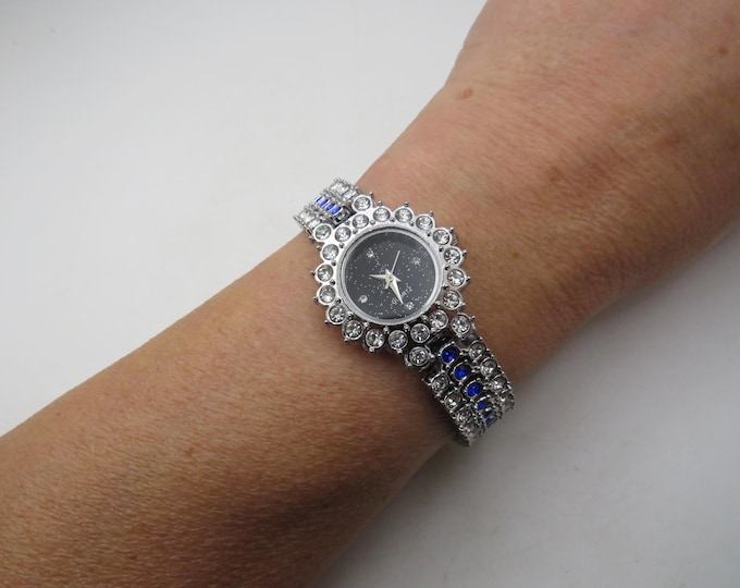 Blue Diamond Ladies Watch: Black Star Dial, Steel Bracelet BB3
