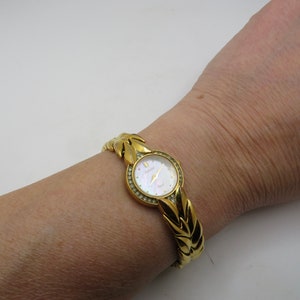 Vintage watch / Dainty watches / gold Watch / womens Watch /  Gift for her (q23)