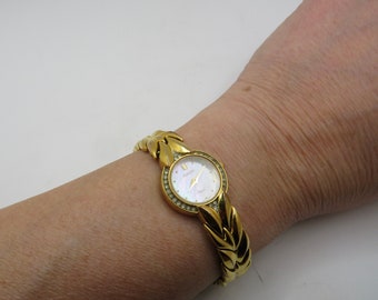 Vintage watch / Dainty watches / gold Watch / womens Watch /  Gift for her (q23)