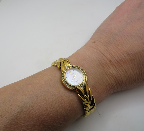 Vintage watch / Dainty watches / gold Watch / womens Watch /  Gift for her (q23)