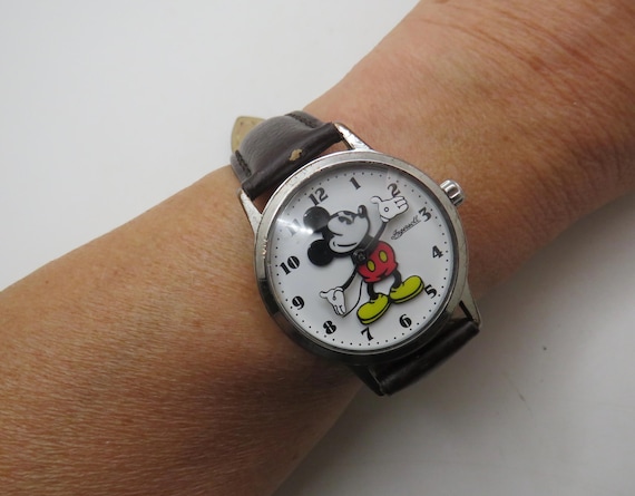 Vintage Disney Ingersoll / Unisex Watch. Vintage  Dress Watch /  Watch / Gift for him (x15)