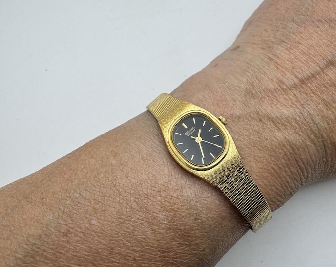 Seiko Gold Tone Vintage Bracelet Analogue Wristwatch