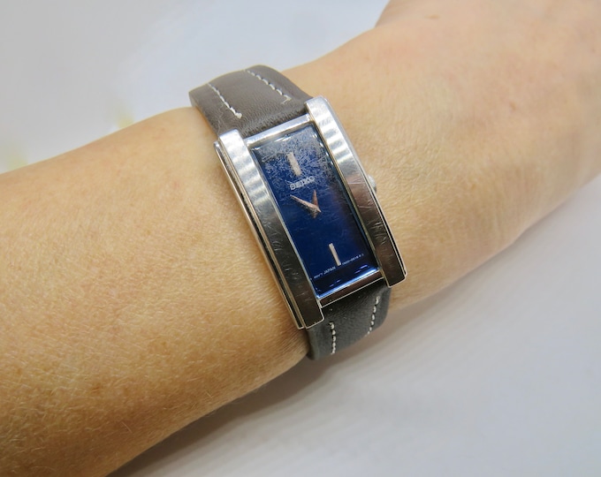Vintage watch / Seiko watch /  Quartz watch / Ladies Dress Watch /  ladies Watch /  Gift for her (RA8)