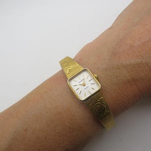 vintage square watch / gold watch / wrist 7.4&quot; watch / vintage dress watch  / 90s watch / ladies watch (x26)