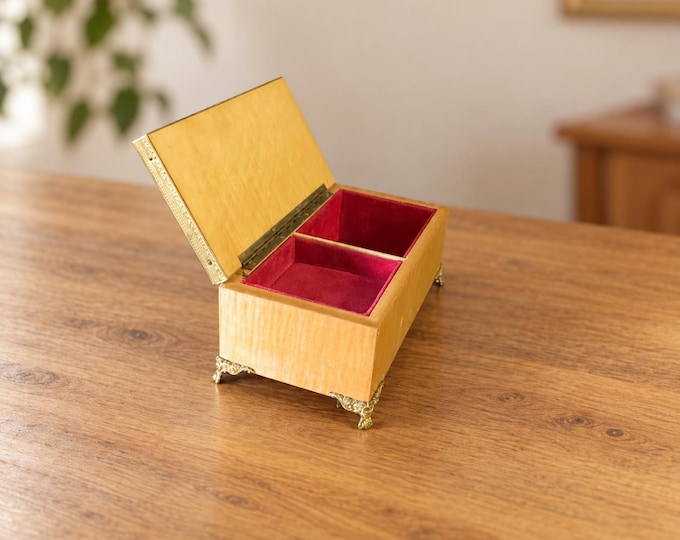 Vintage wooden Musical box / 1970s inlaid wood / VINTAGE / music box / A musical box