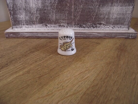Vintage thimbles / CYPUS / British / beautiful Fine Bone China / bone china England made / BRE6