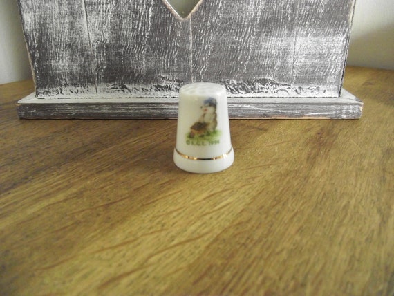 Vintage thimbles / E.G.L thimble / Oversized beautiful 1994 Fine Bone China / places of interest / bone china England made / G9