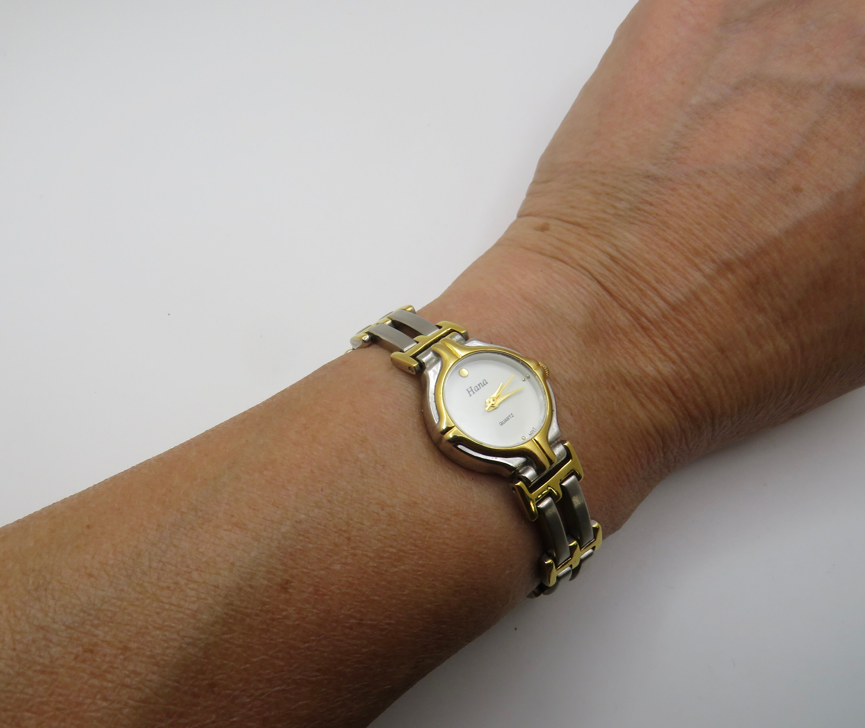 Vintage Womens Gate Bracelet Watch Dainty White Dial Quartz
