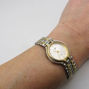 Vintage Swiss watch / woman&#39;s watch / 7.5&quot; wrist / Vintage watch / quartz watch / A&S watch / steel watch / vintage ladies / watch (e25)