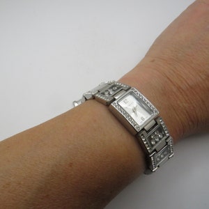 vintage watch / diamond / 6.8&quot; wrist /  quartz Watch / womens watches / vintage watch / (h17)