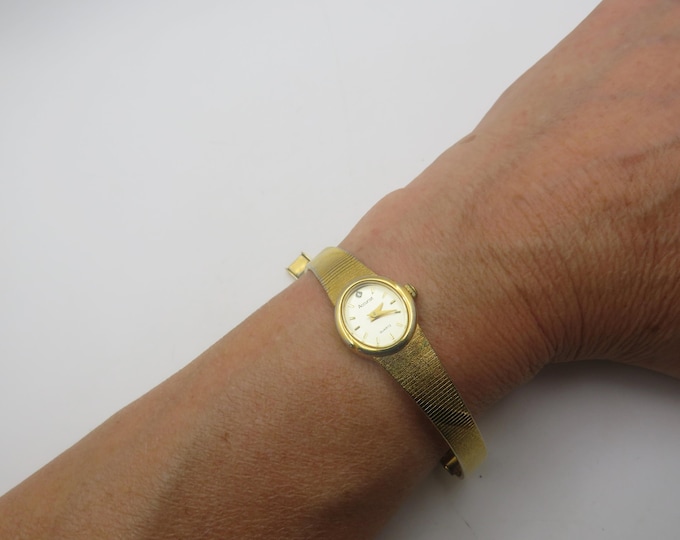 vintage watch / gold watch / wrist 6.5" watch / vintage dress watch  / 90s watch / ladies watch (x28)