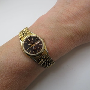 vintage seiko sq gold watch / Day date /  7&quot; wrist size watch / vintage 90s watch / Japan watch / vintage Watch / Black dial watch (u14)