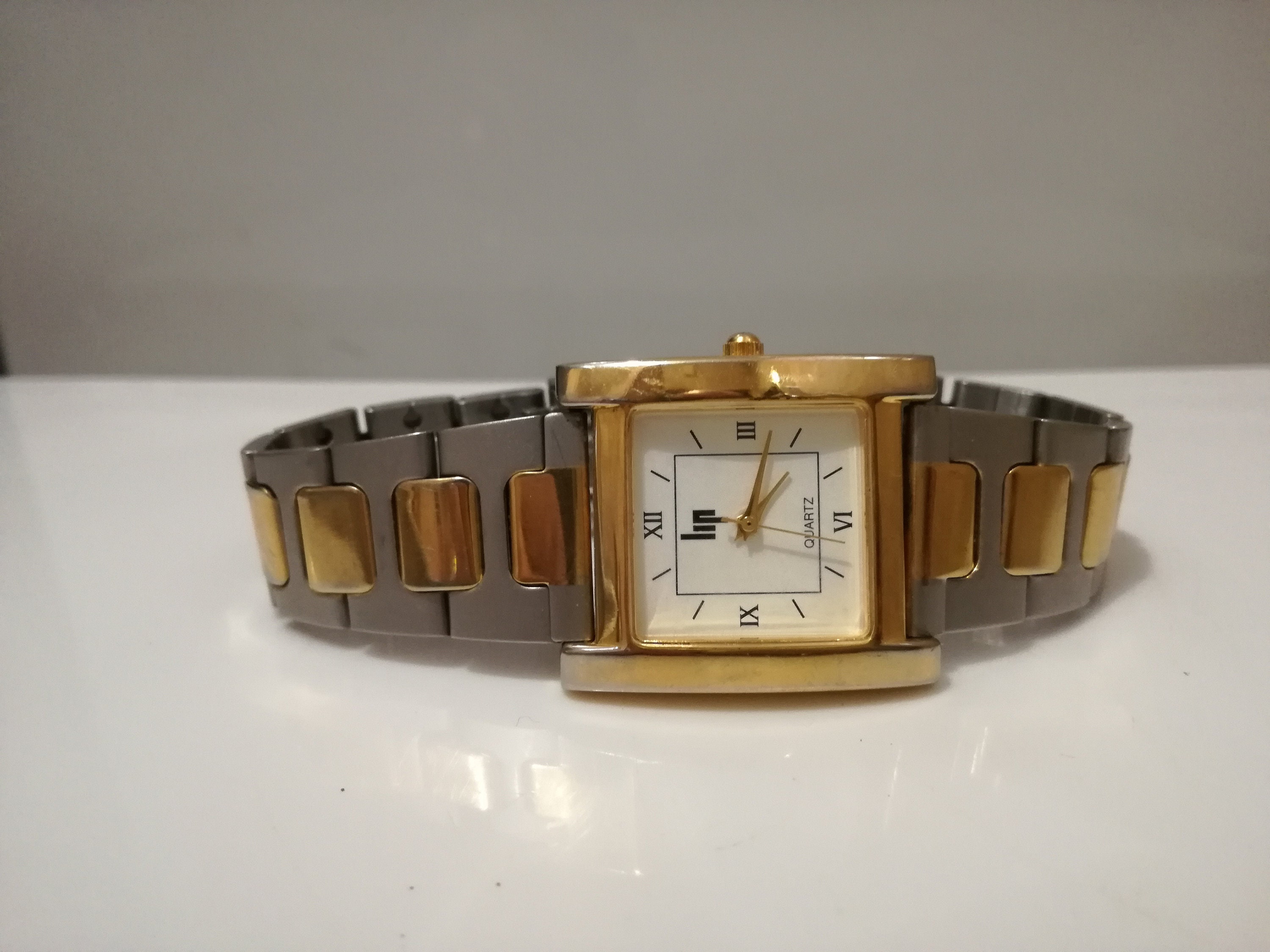 Reloj fond acier online inoxydable swiss made