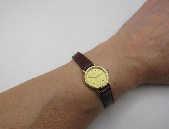 Vintage JW Benson Ladies Watch: Swiss made, Gold Finish, Hirsch Leather Strap (q9)