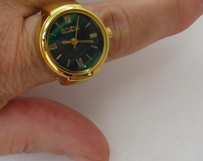 Vintage Ladies Ring Watch: Expandable Bracelet, Green Face (AA24)