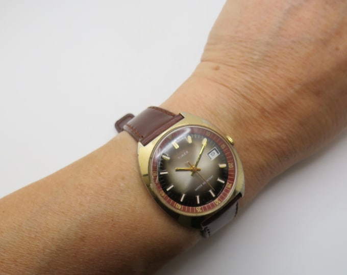 vintage gold watch timex / Swiss 17 jewel hand-winding movement / Jewels / Winding watch / gents watch gift for him. N11