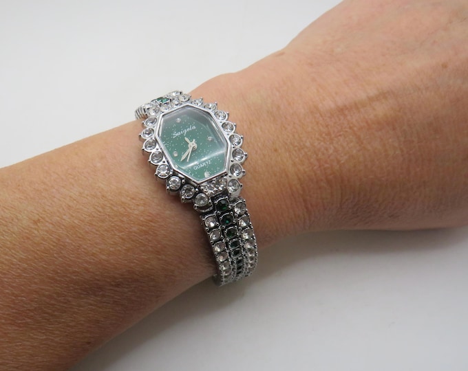 Vintage Green Dial Ladies Watch: Steel Bracelet, Quartz Movement BB7