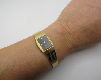 vintage watch / vintage seiko wrist watch / womans watch /  vintage watch / vintage sport  / gold watch / ladies watch (q25)