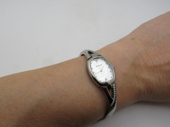 vintage watch / classic accurist Watch / womens watch / Vintage watch / quartz watch / small wrist 6"  / watch / vintage ladies / K28