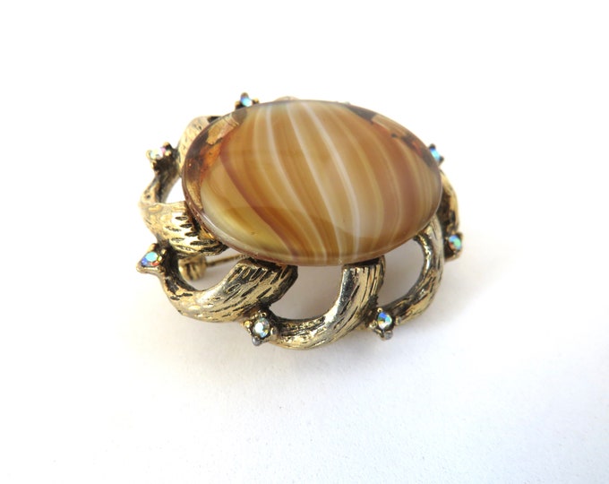 Vintage glass Brooch Tigers eye / made in England / ladies wear / vintage clothing / gift for her / 60's  (RB)