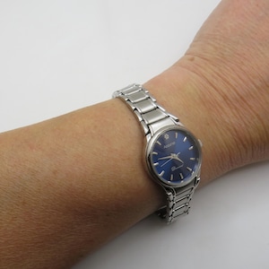 vintage diamond watch / classic accurist Watch / womens watch / Vintage watch / quartz watch / small wrist 7.1&quot;  / vintage ladies / R5