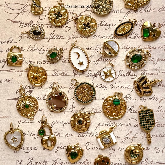 Breloques vintage vertes et dorées | Pendentifs en acier inoxydable 18 carats, bijoux d'inspiration céleste et royale pour colliers et bracelets