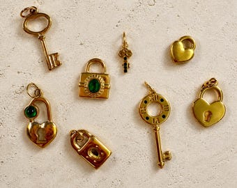 Pendentifs cadenas en forme de cœur avec cristal vert, breloques en acier inoxydable plaqué or 18 carats, pour la création de colliers et bracelets, cadeau pour elle